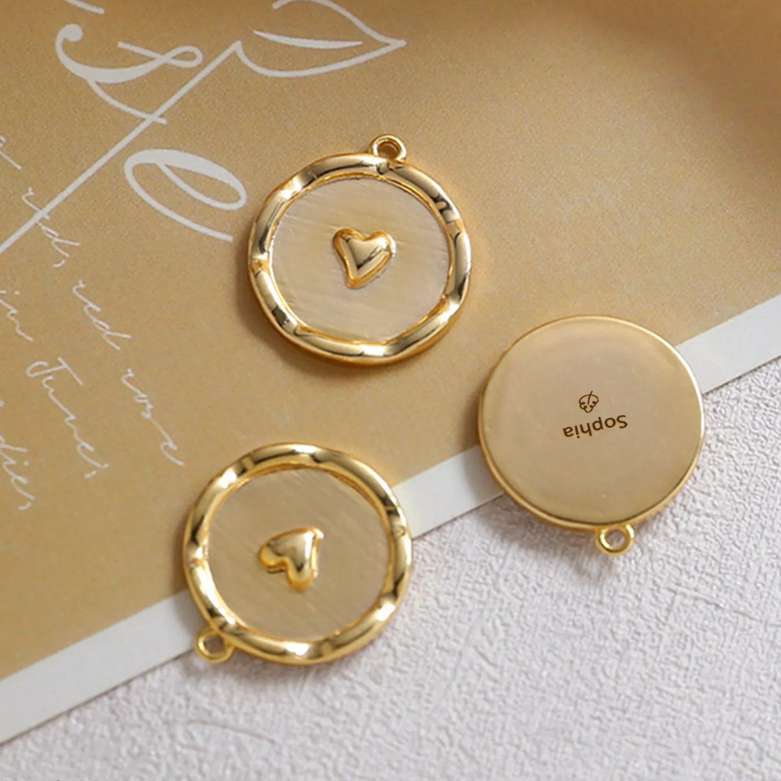 14K Gold Plated Round Heart Pattern Pendant